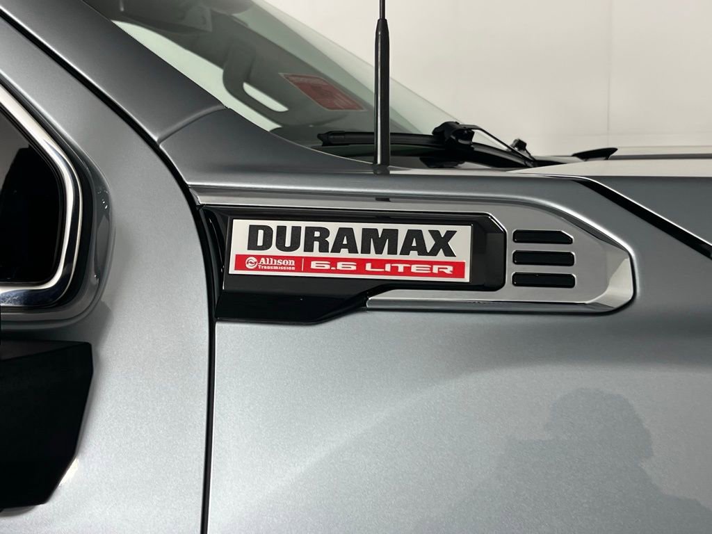 Used 2024 GMC Sierra 3500 SLT w/ SLT Convenience Package image 13