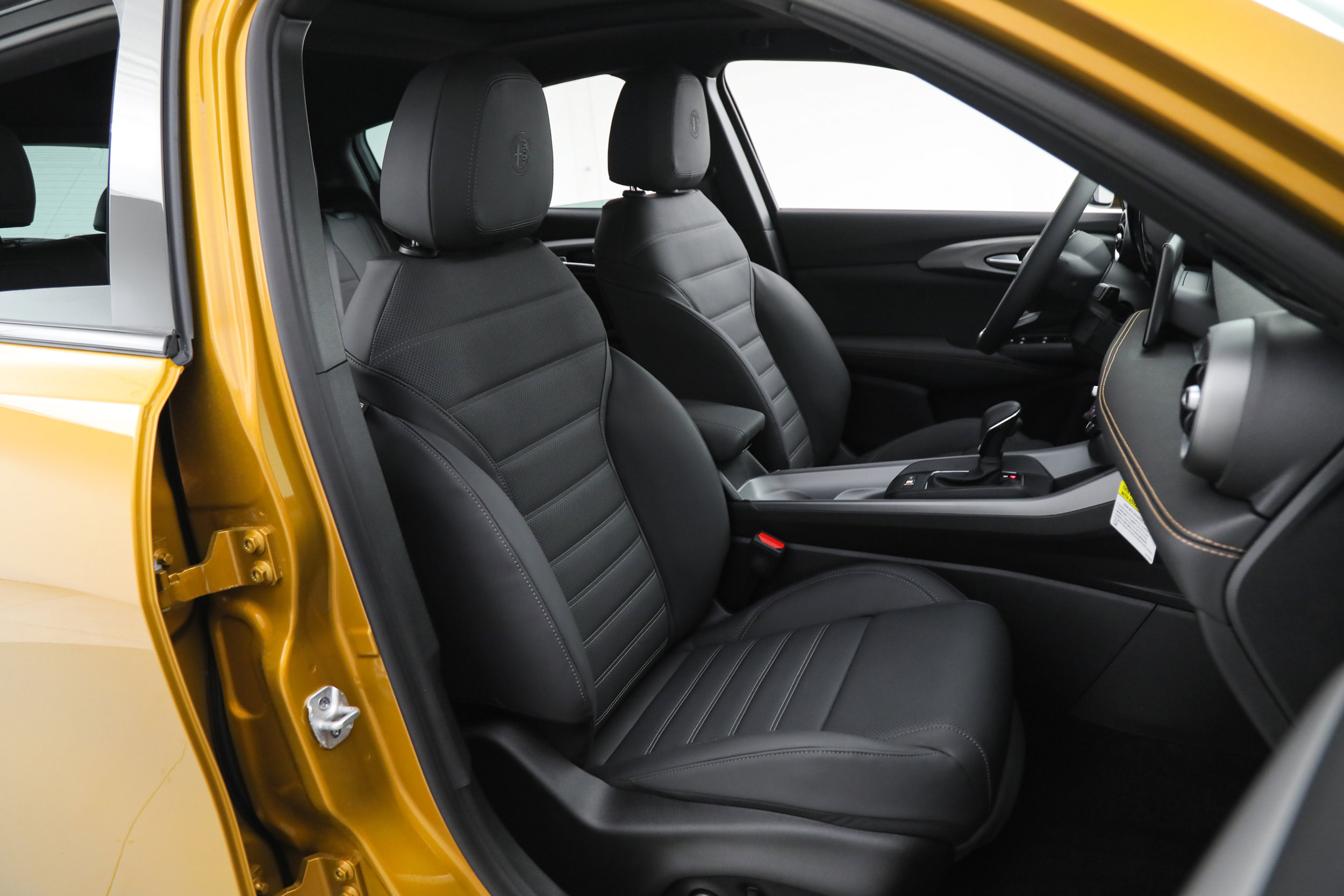 New 2026 Alfa Romeo Tonale Sprint w/ Black Premium Package image 12