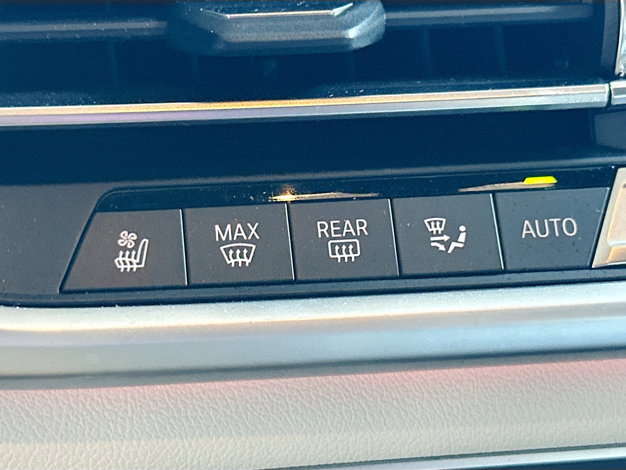 Used 2022 BMW X5 M50i image 21