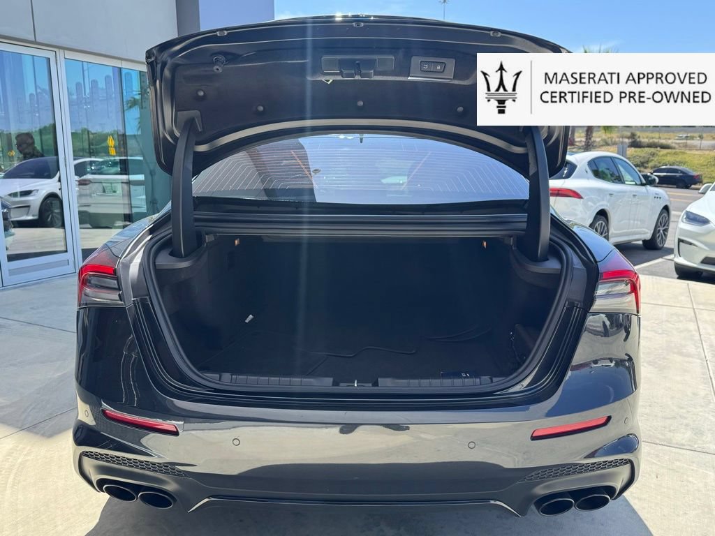 Used 2023 Maserati Ghibli Modena RWD image 11