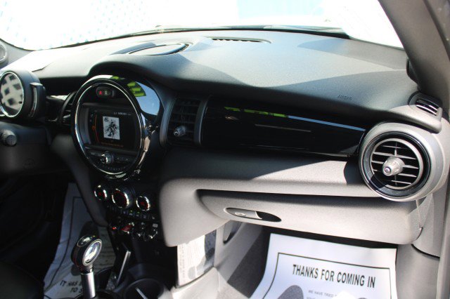 Used 2019 MINI Cooper S w/ Premium Package image 21