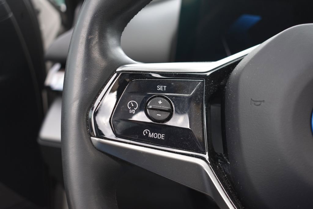 Used 2024 BMW i5 eDrive40i image 16