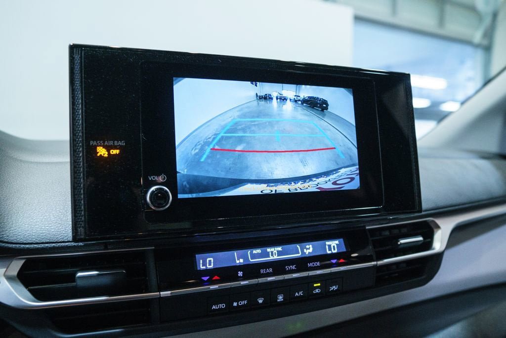 Certified 2026 Toyota Sienna LE FWD image 24