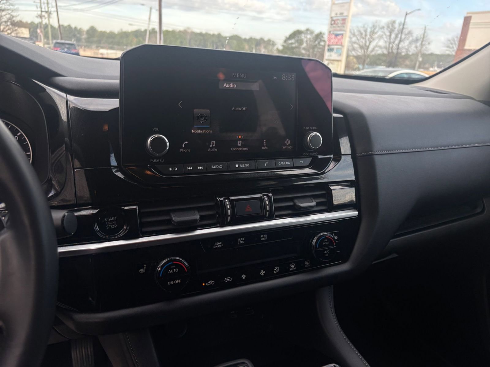 Used 2025 Nissan Pathfinder SV image 28