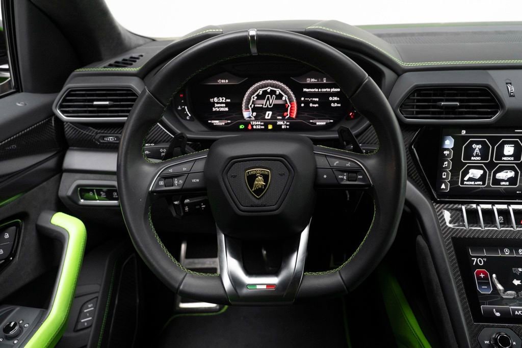 Used 2021 Lamborghini Urus AWD/4WD image 18