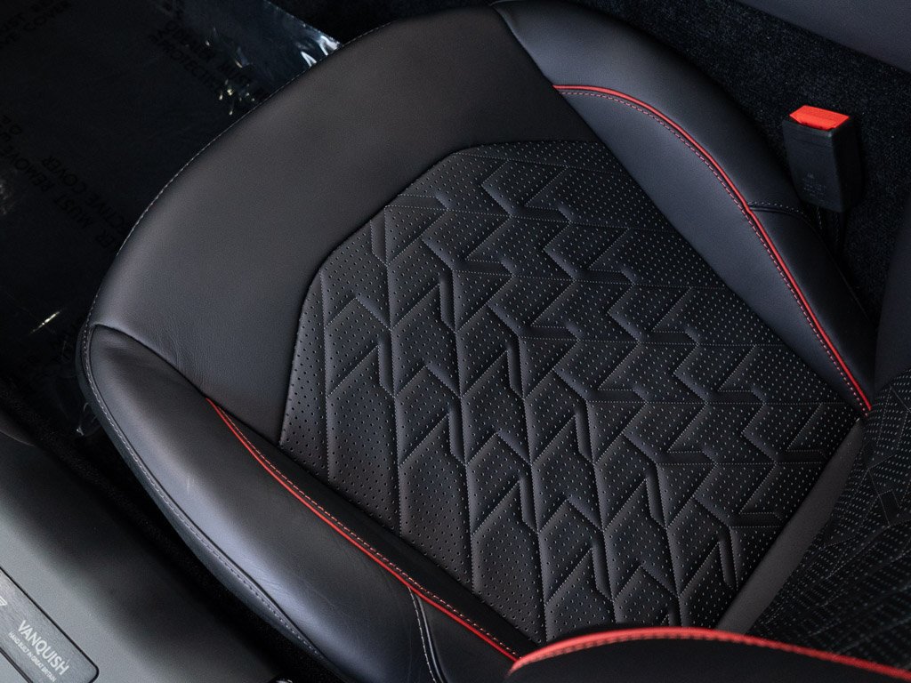 Used 2025 Aston Martin Vanquish RWD image 20