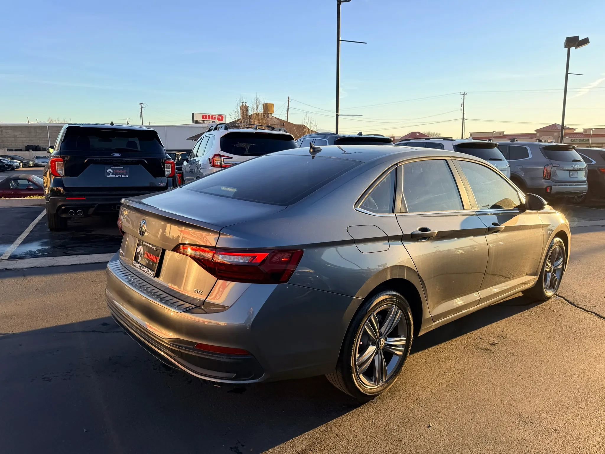 Used 2023 Volkswagen Jetta SE image 4