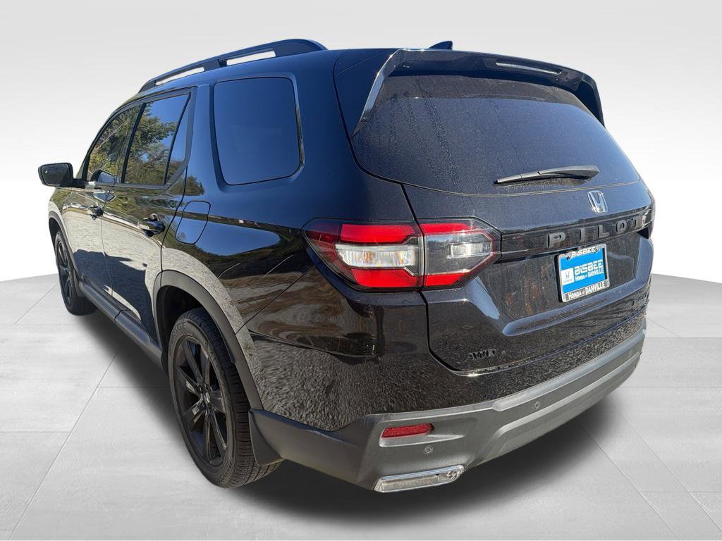 Used 2025 Honda Pilot Black Edition image 10