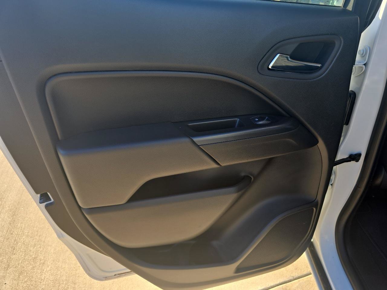 Used 2022 Chevrolet Colorado LT w/ LT Convenience Package AWD/4WD image 15