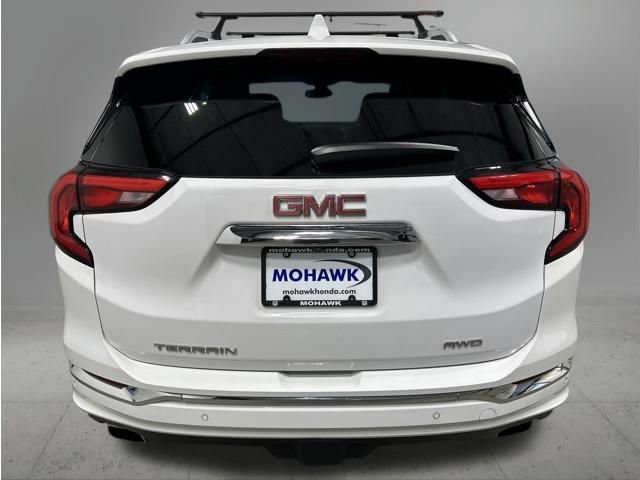 Used 2020 GMC Terrain Denali w/ Denali Premium Package AWD/4WD image 4