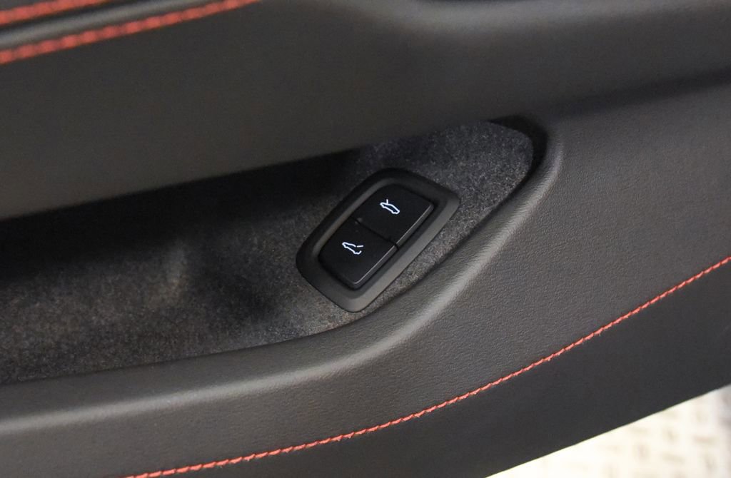 Used 2025 Chevrolet Corvette Stingray Coupe w/ Battery Protection Package RWD image 19