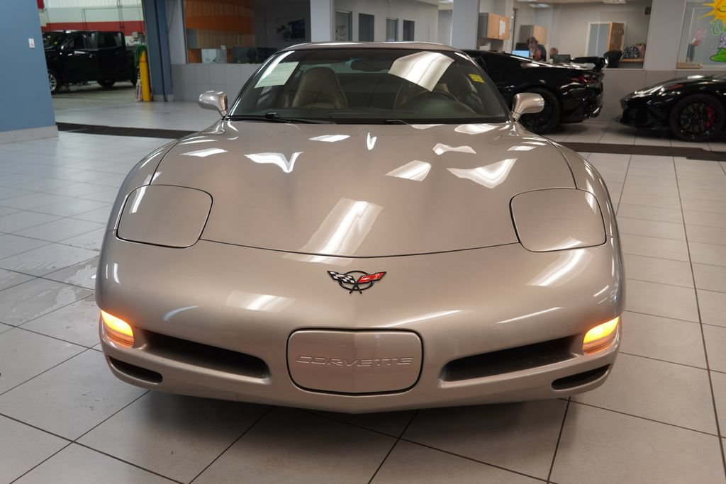 Used 2002 Chevrolet Corvette Coupe w/ Preferred Equipment Group1 RWD image 16