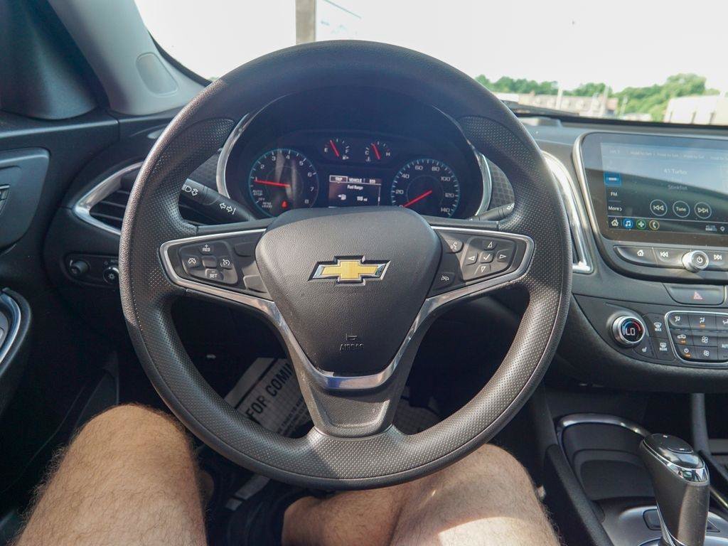 Used 2019 Chevrolet Malibu LT FWD image 19
