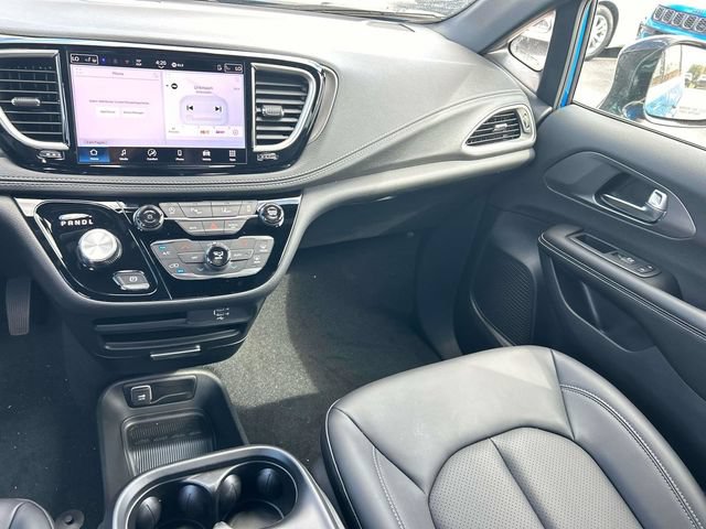 New 2026 Chrysler Pacifica Select FWD image 26