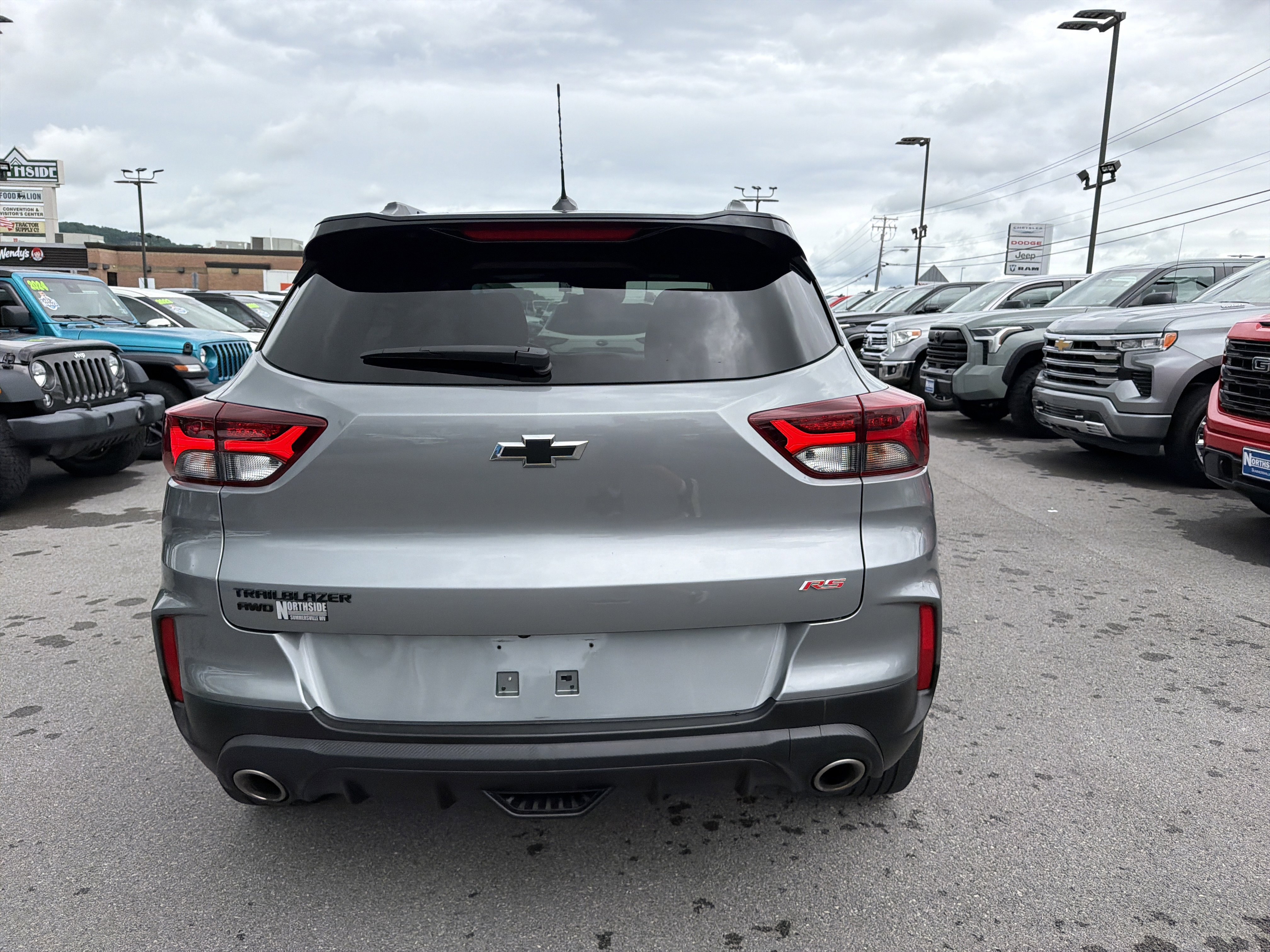 Used 2023 Chevrolet TrailBlazer RS w/ Convenience Package AWD/4WD image 7