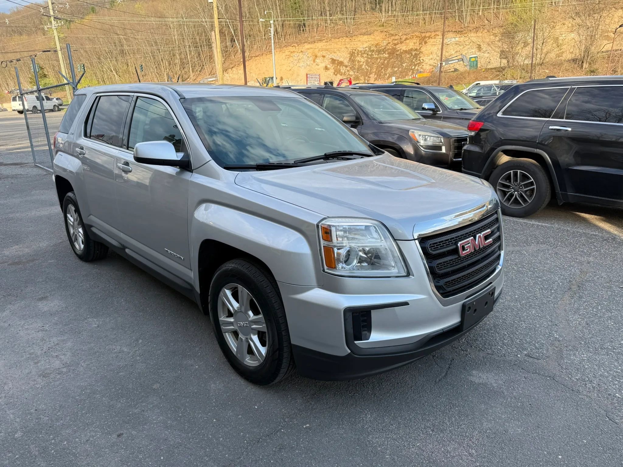 Used 2016 GMC Terrain SLE AWD/4WD image 2
