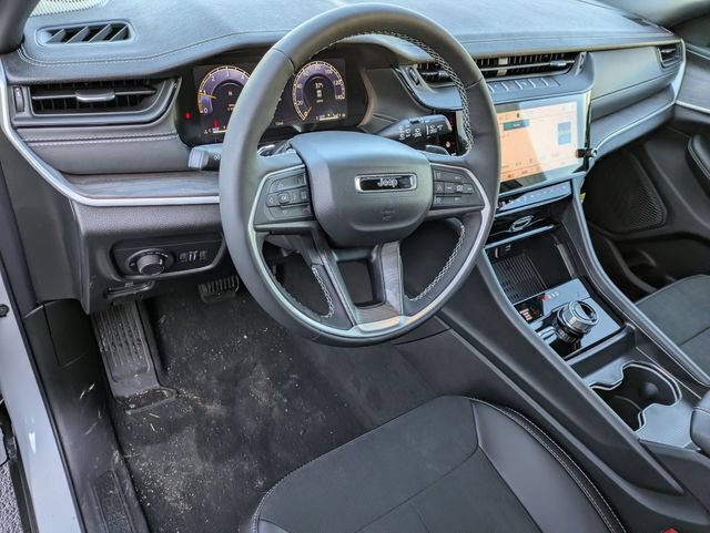 New 2026 Jeep Grand Cherokee Altitude AWD/4WD image 13