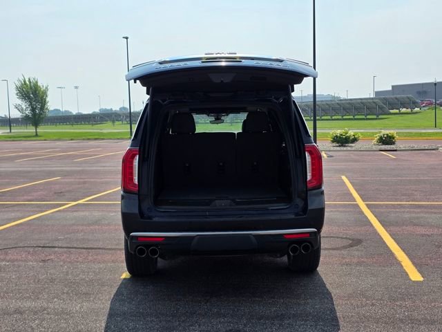 Used 2022 GMC Yukon XL Denali w/ Denali Premium Package image 31