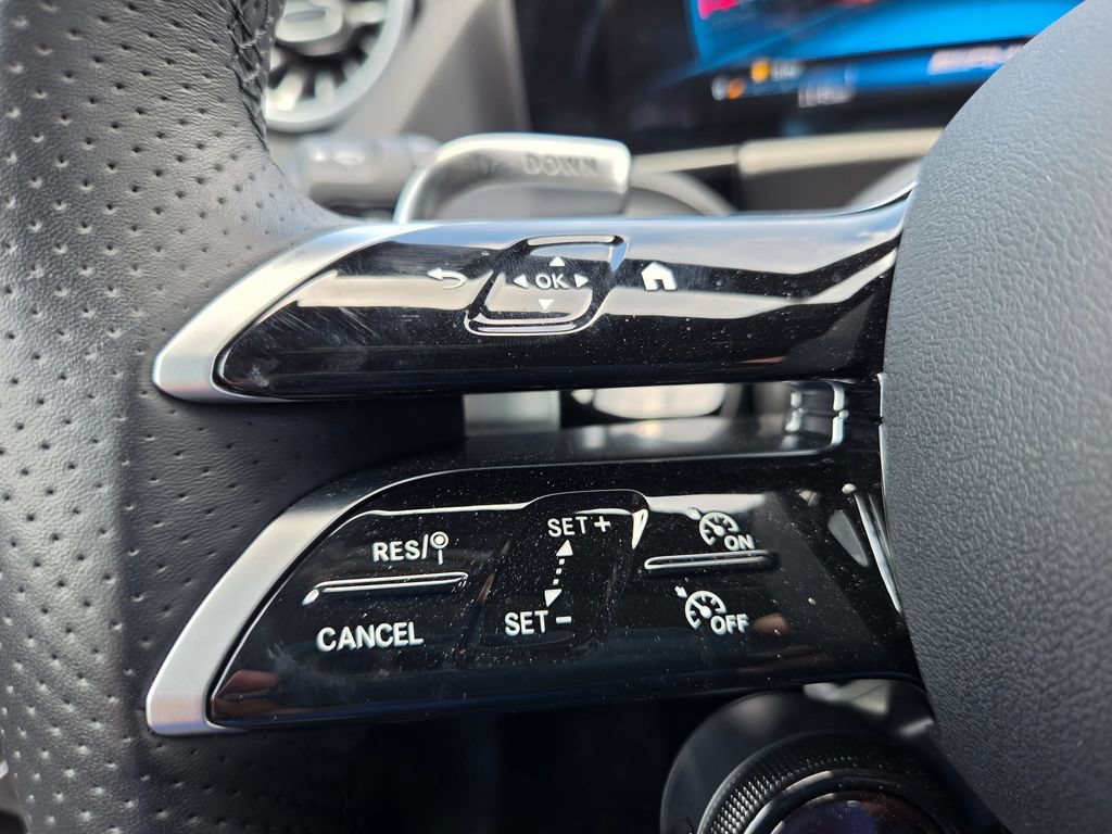 Used 2025 Mercedes-Benz GLA 35 AMG 4MATIC w/ Exclusive Trim Package image 32