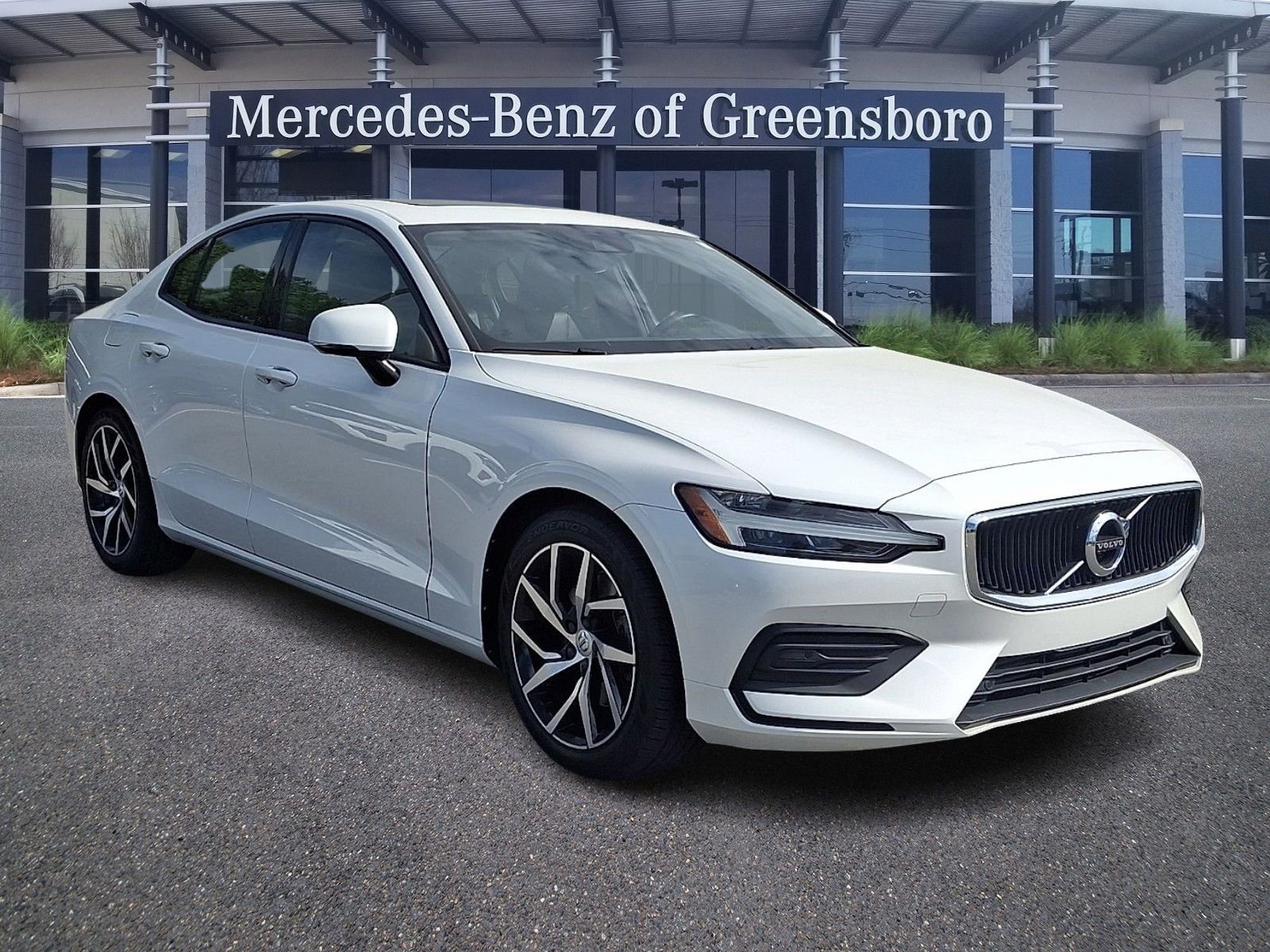 Used 2020 Volvo S60 T5 Momentum w/ Protection Package Premier FWD image 3