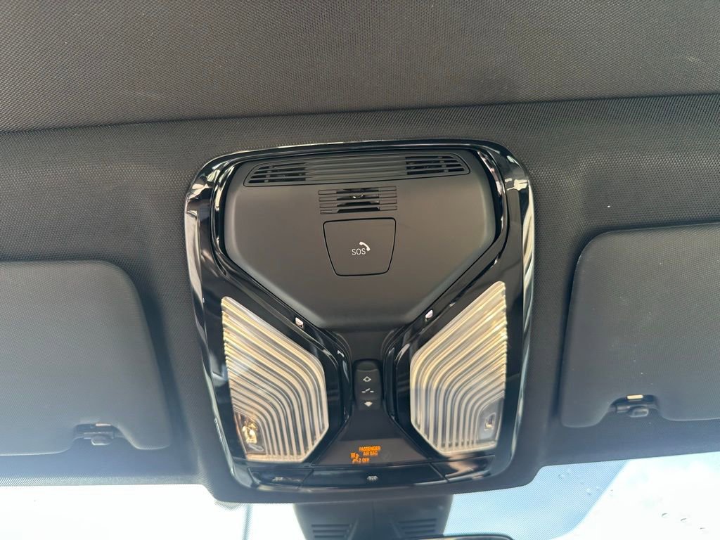 Certified 2025 BMW 330i Sedan w/ Convenience Package image 18