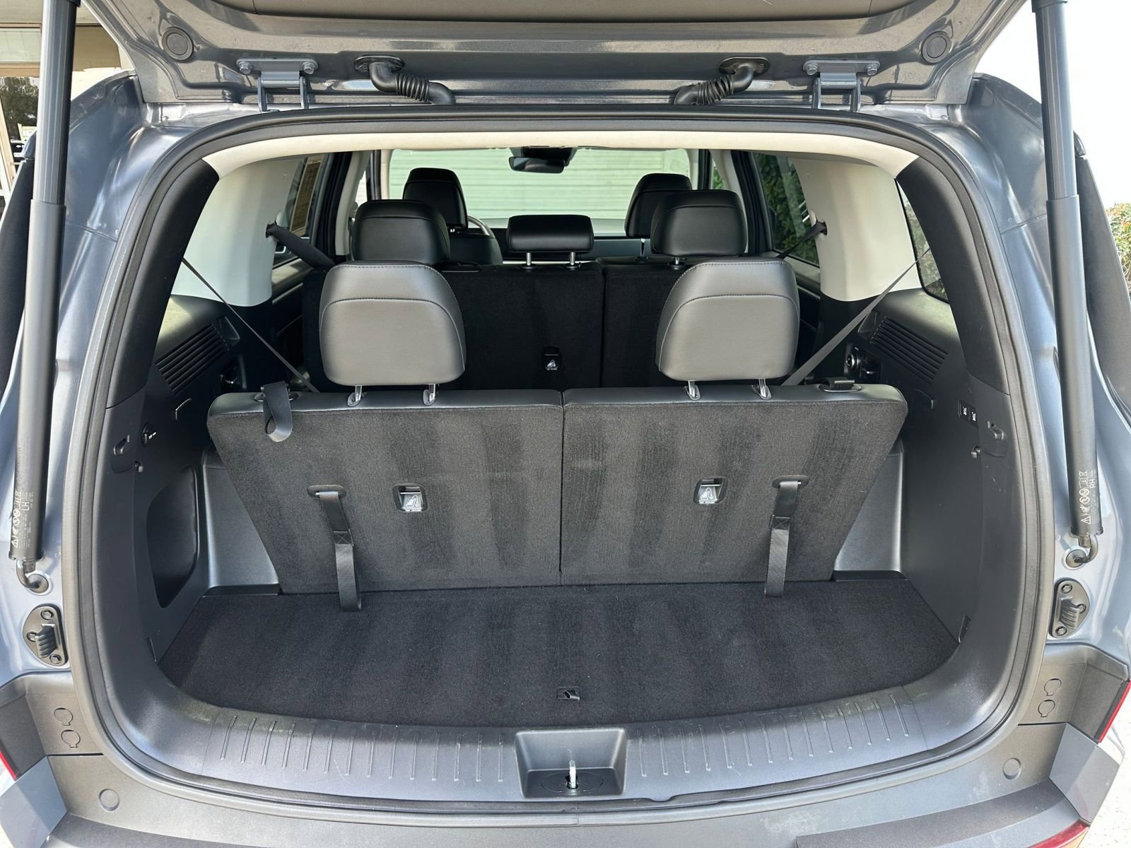 Used 2025 Hyundai Santa Fe SEL image 33