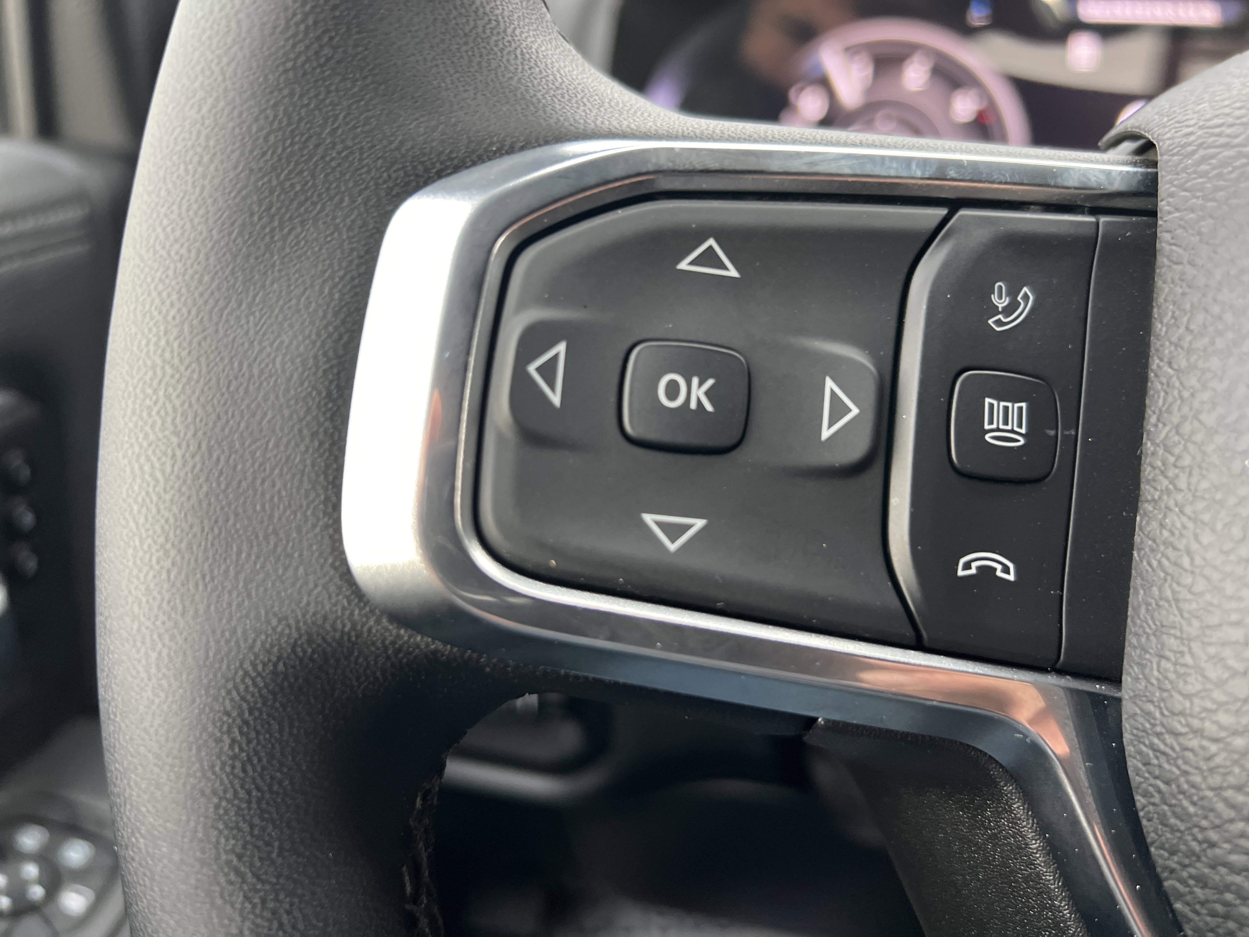 Used 2025 RAM 2500 Laramie image 33