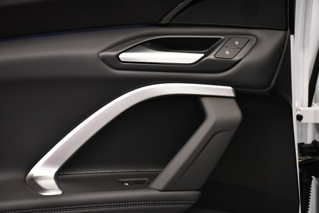 Used 2025 Audi Q5 Premium w/ Convenience Package image 40