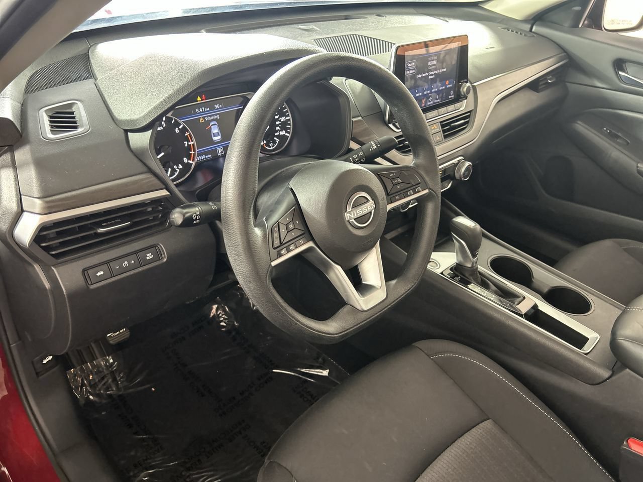 Used 2025 Nissan Altima 2.5 SV FWD image 11