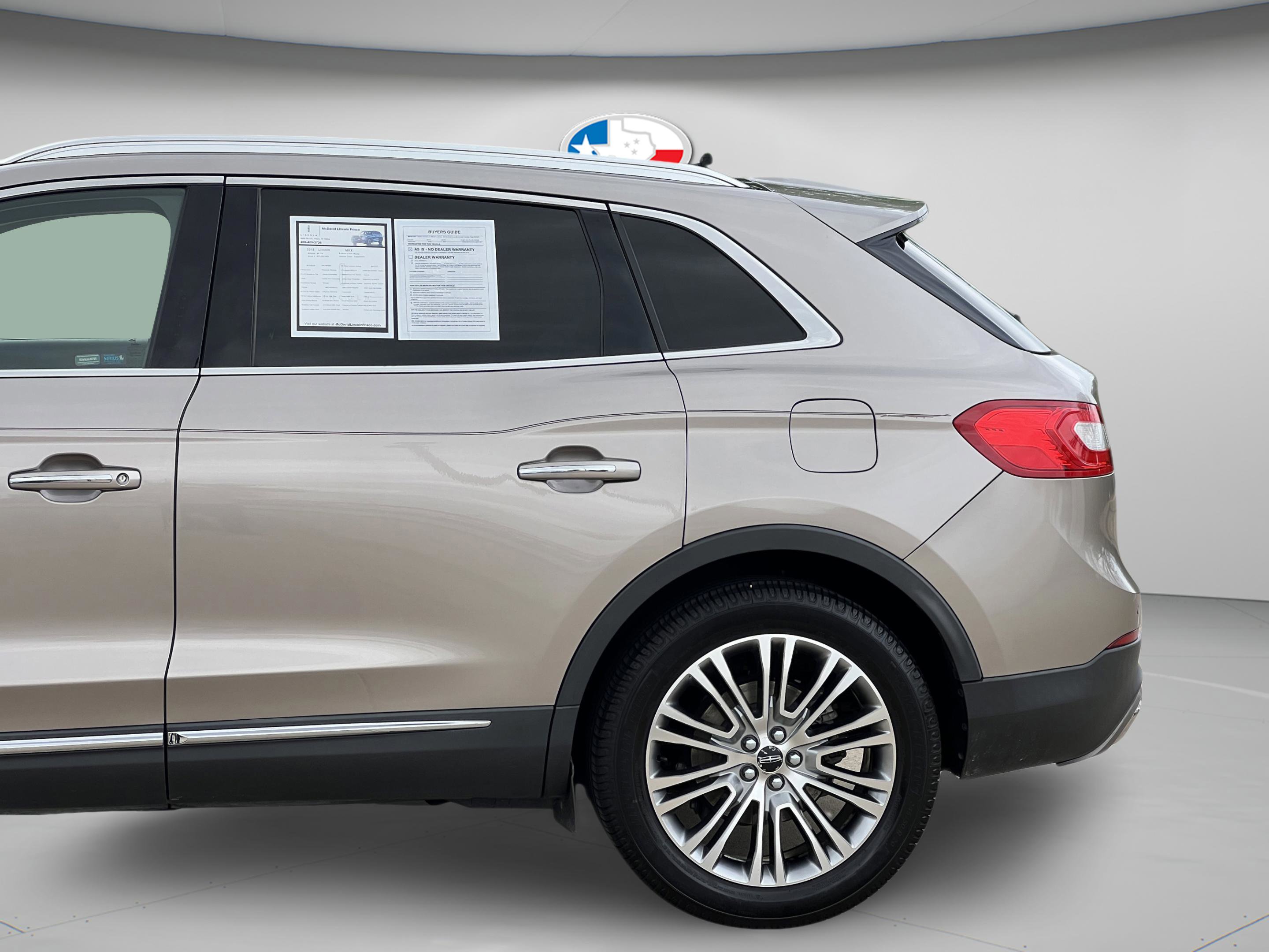 Used 2018 Lincoln MKX Reserve w/ Cargo Accessories Package image 33