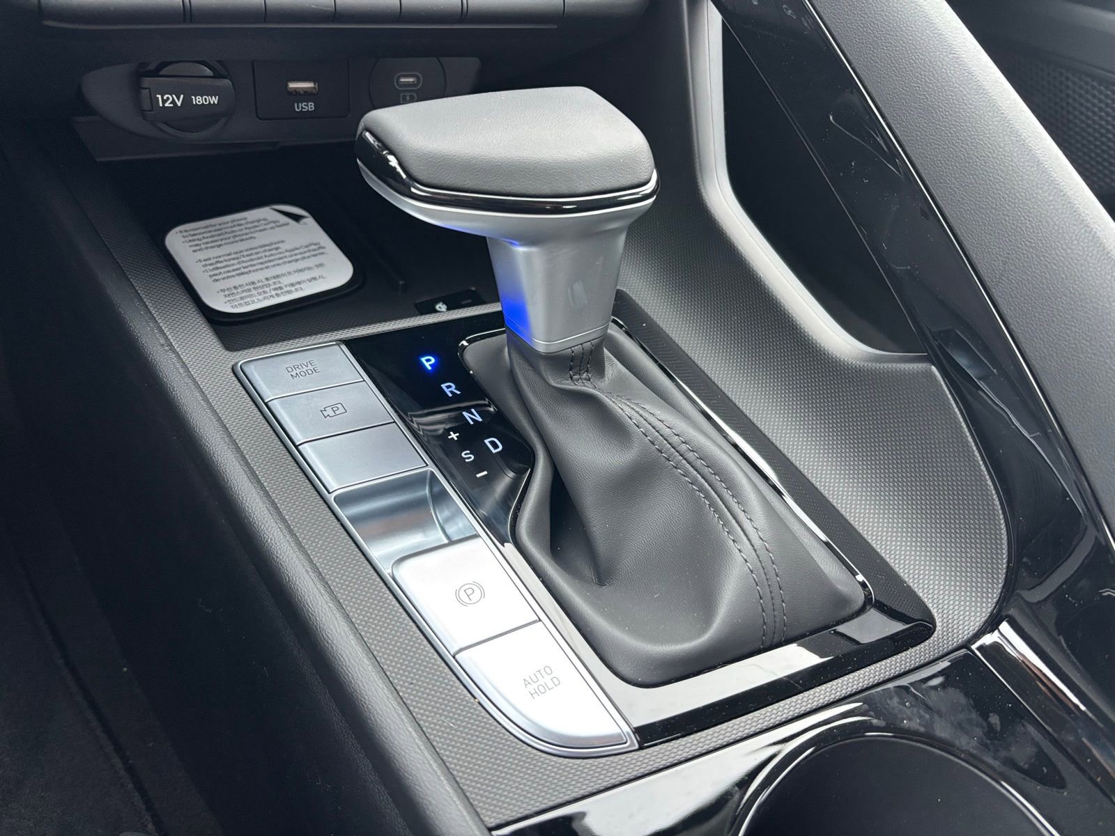 New 2026 Hyundai Elantra Limited image 24