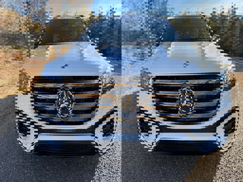 Used 2025 Mercedes-Benz GLS 450 4MATIC image 2