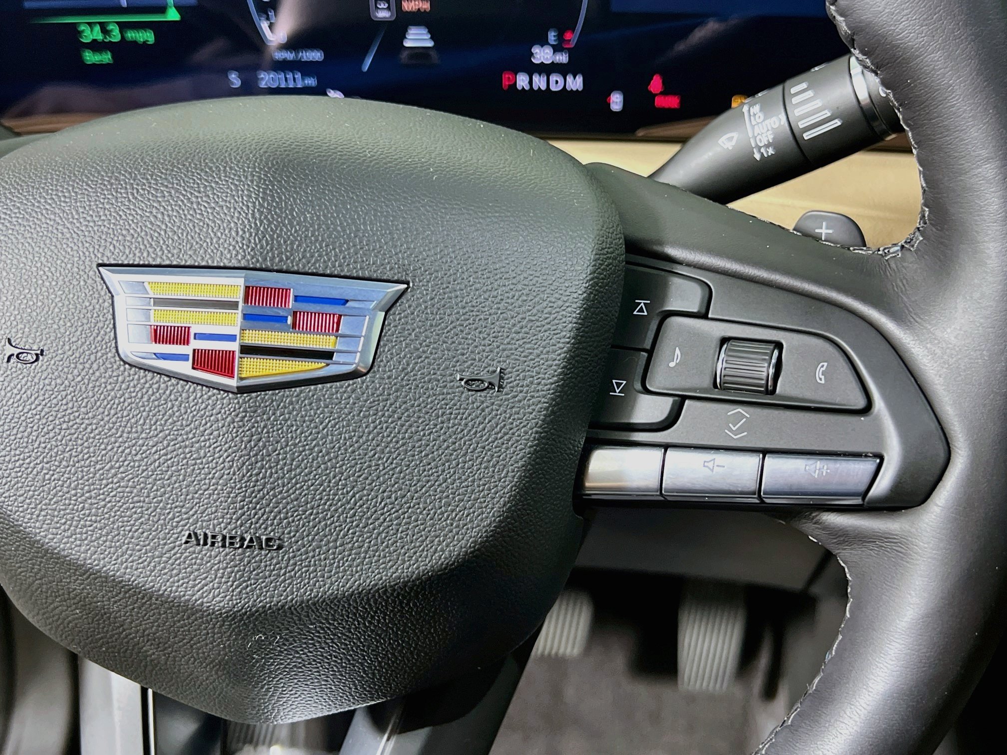 Used 2024 Cadillac XT4 Premium Luxury w/ Technology Package FWD image 20