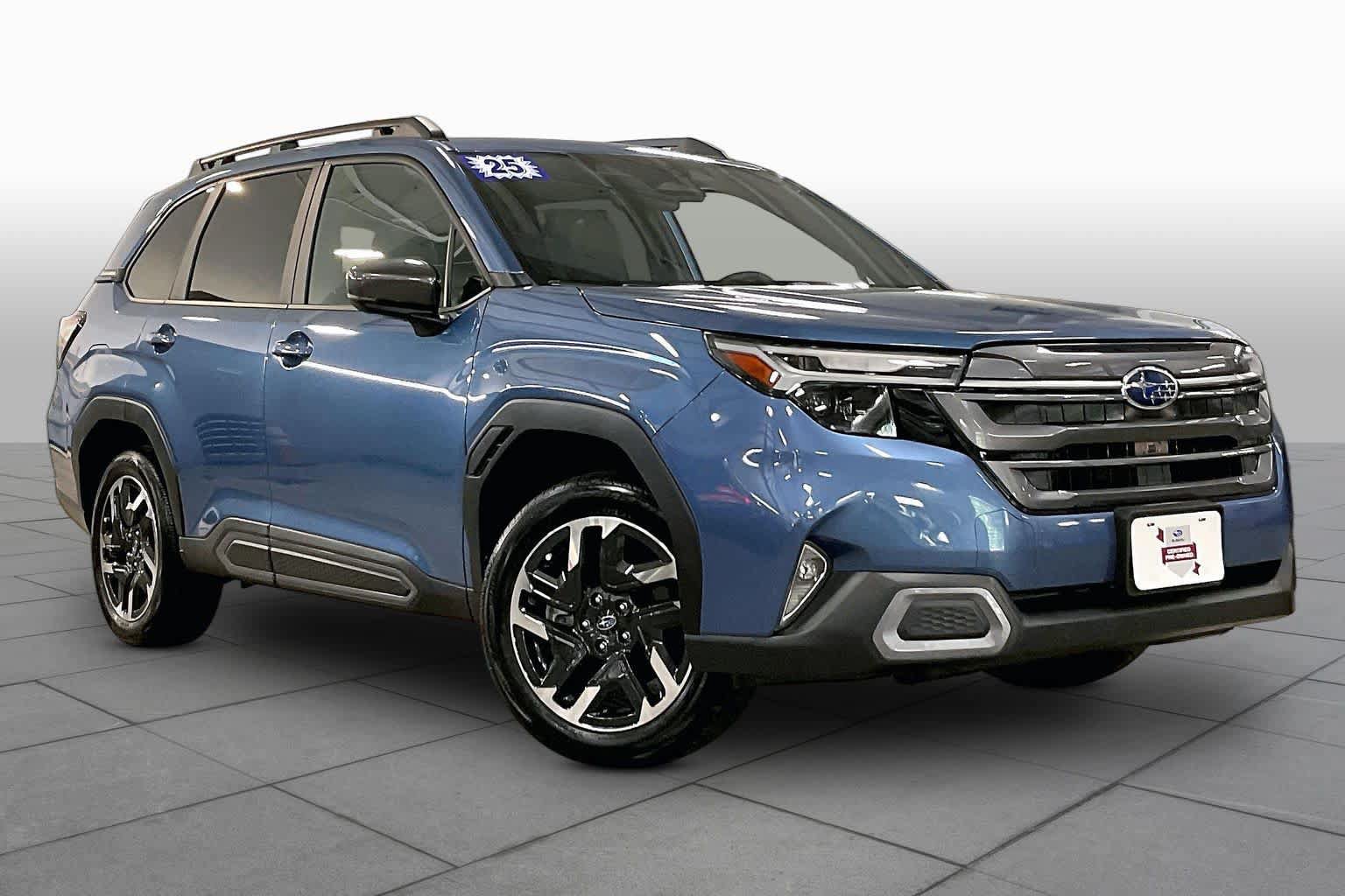 Used 2025 Subaru Forester Limited AWD/4WD image 3