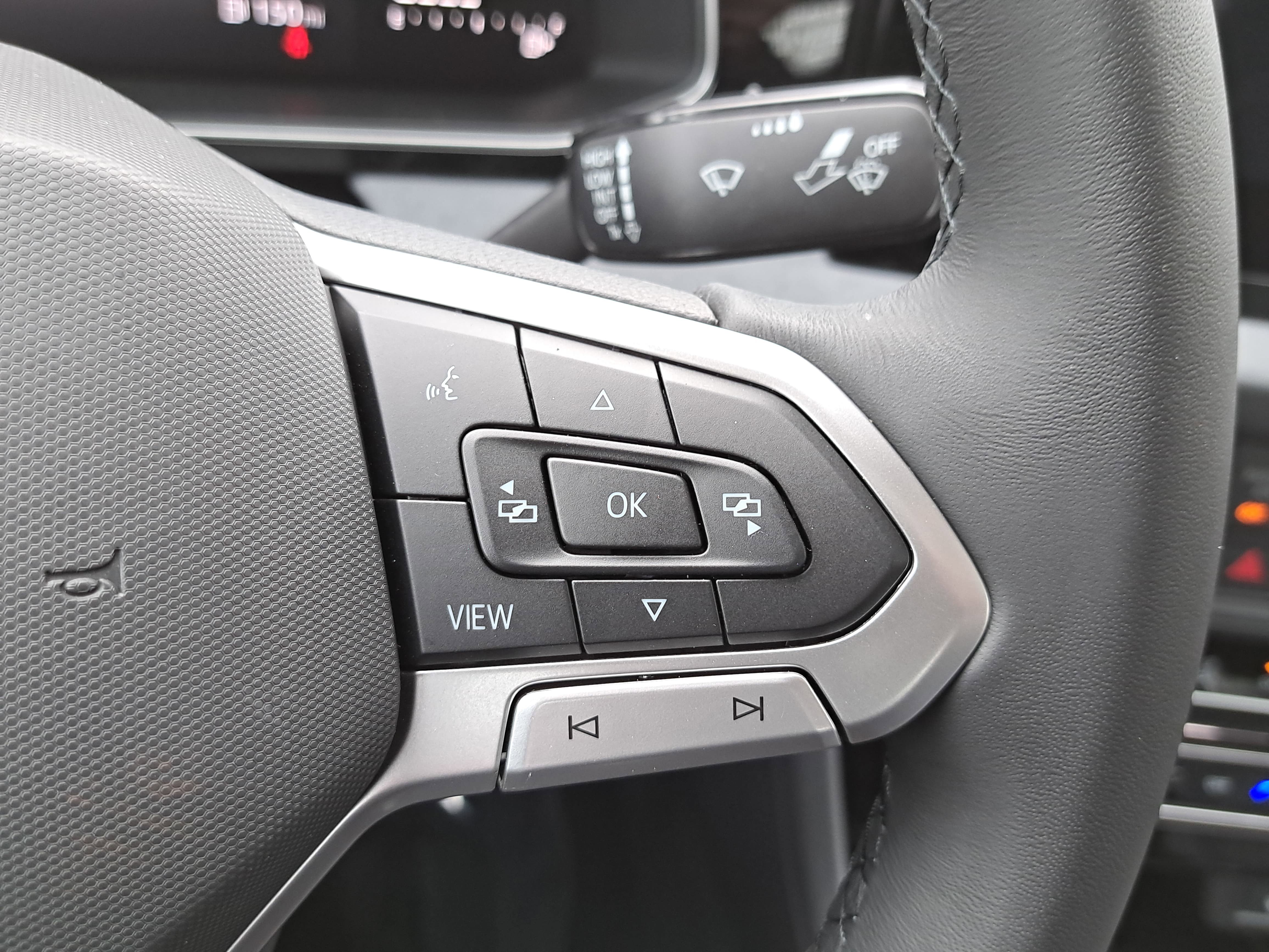 New 2026 Volkswagen Jetta SE FWD image 17