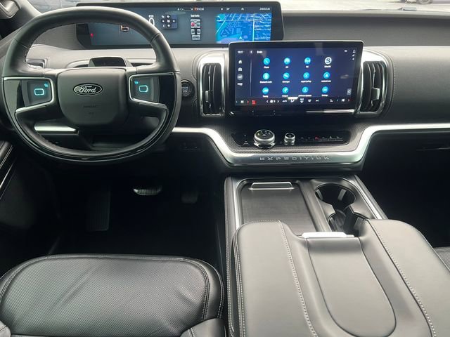 Certified 2025 Ford Expedition Max Platinum w/ Stealth Appearance Package image 4
