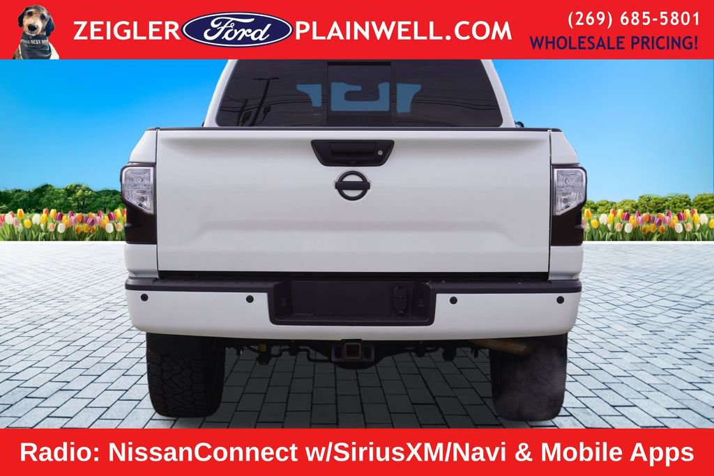 Used 2018 Nissan Titan SL w/ Midnight Edition image 4