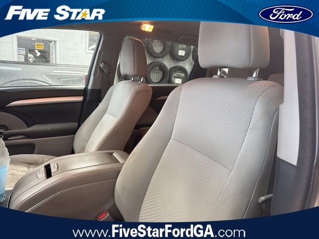 Used 2016 Toyota Highlander LE image 13
