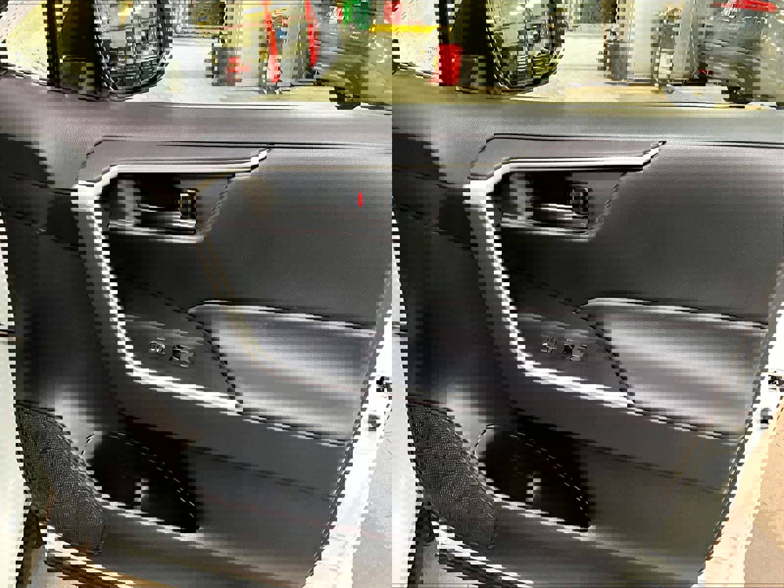 Used 2025 Toyota RAV4 LE image 12