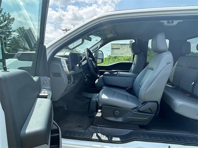 New 2025 Ford F350 XL w/ XL Chrome Package image 11
