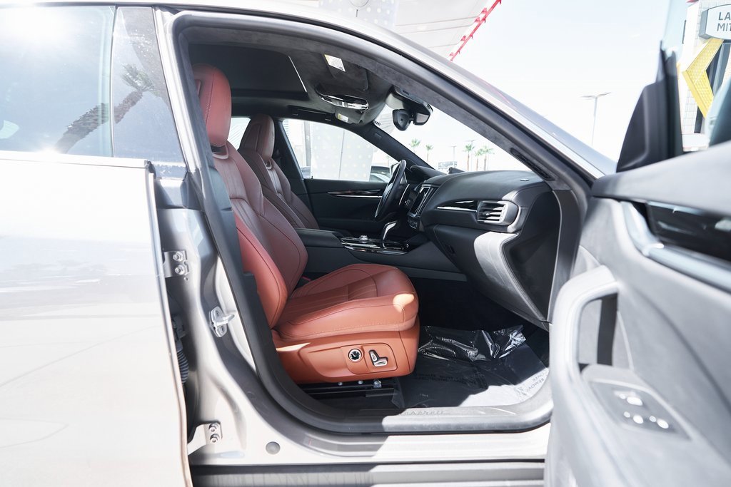 Used 2022 Maserati Levante Modena image 12
