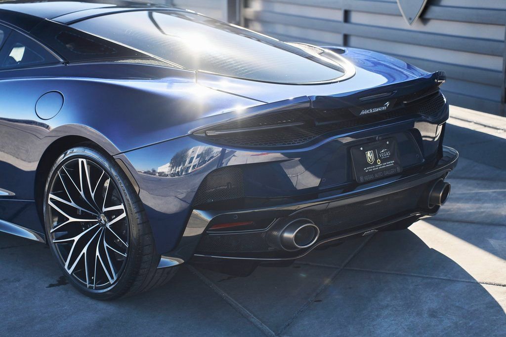 Used 2022 McLaren GT image 11