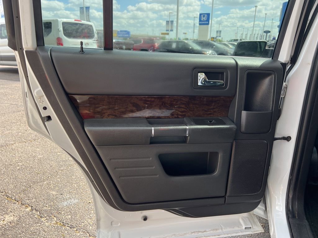 Used 2018 Ford Flex Limited image 17