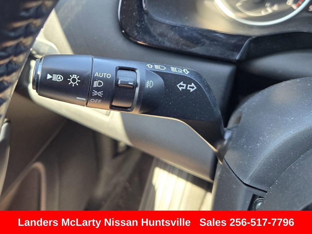 Used 2022 Nissan Pathfinder SL FWD image 27