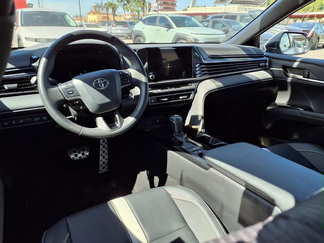 Used 2025 Toyota Camry SE FWD image 9