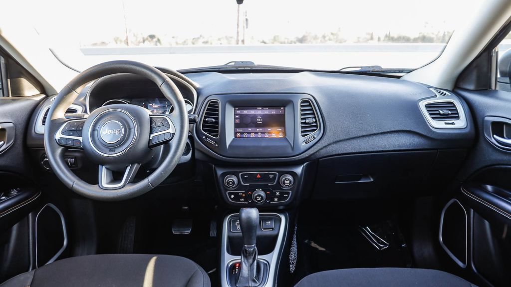 Used 2021 Jeep Compass Sport FWD image 15