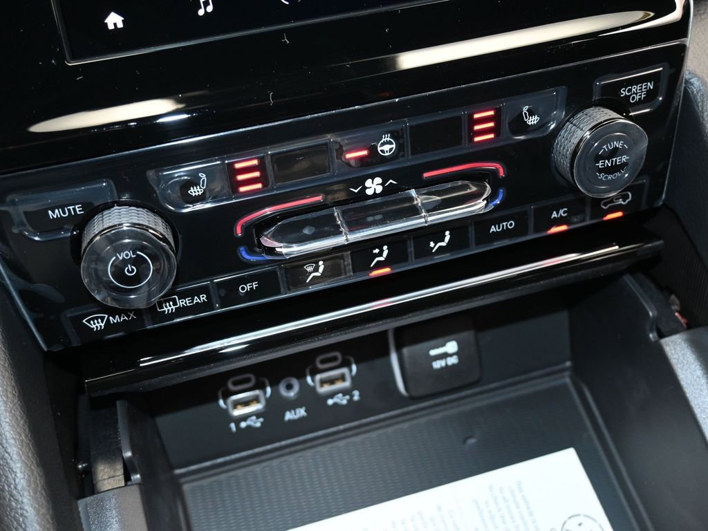 Used 2024 Jeep Grand Cherokee L Laredo w/ Luxury Tech Group I image 30