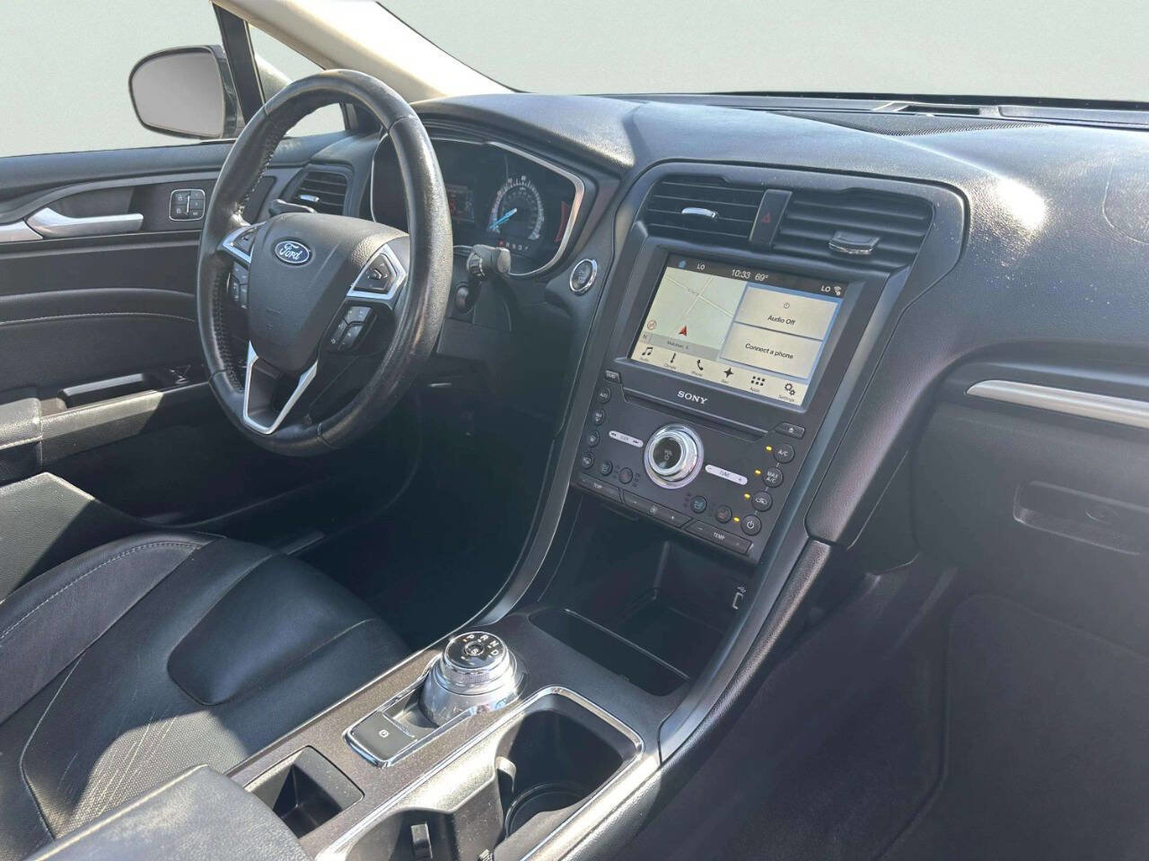 Used 2017 Ford Fusion Titanium image 18