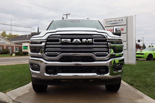 Used 2025 RAM 3500 Laramie image 5