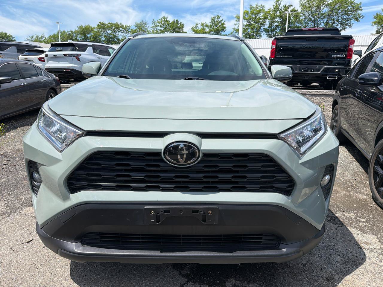 Used 2019 Toyota RAV4 XLE w/ Convenience Package AWD/4WD image 2